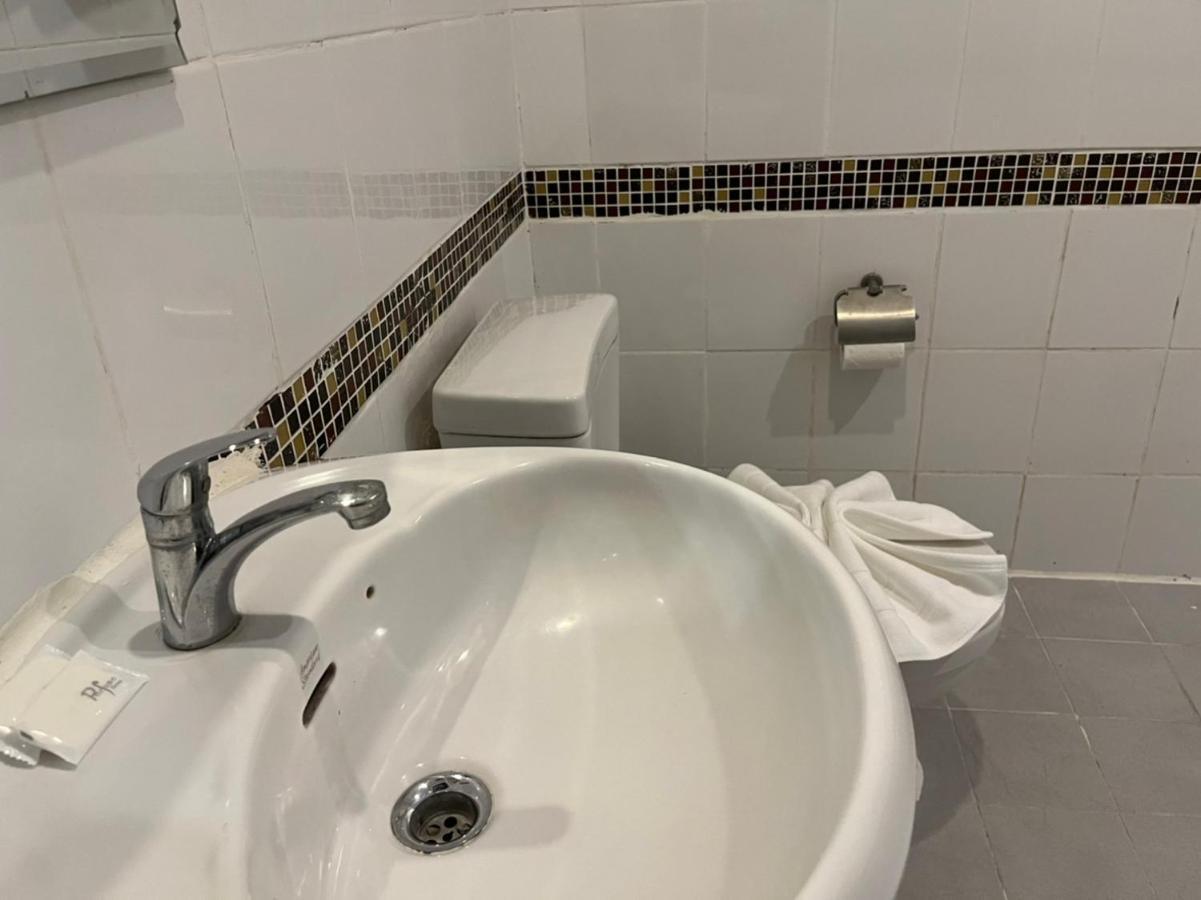 Cozy Rooms Asoke Бангкок Екстер'єр фото